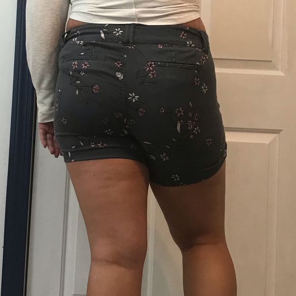 Torrid shorts - Picture 2 of 3
